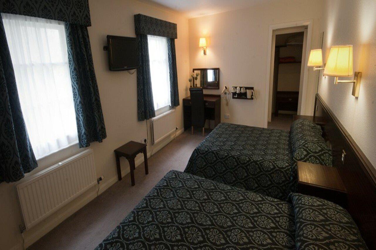 Mariners Hotel Хаверфордуэст Экстерьер фото