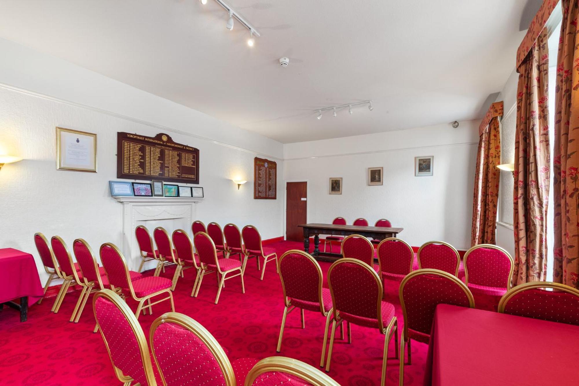 Mariners Hotel Хаверфордуэст Экстерьер фото